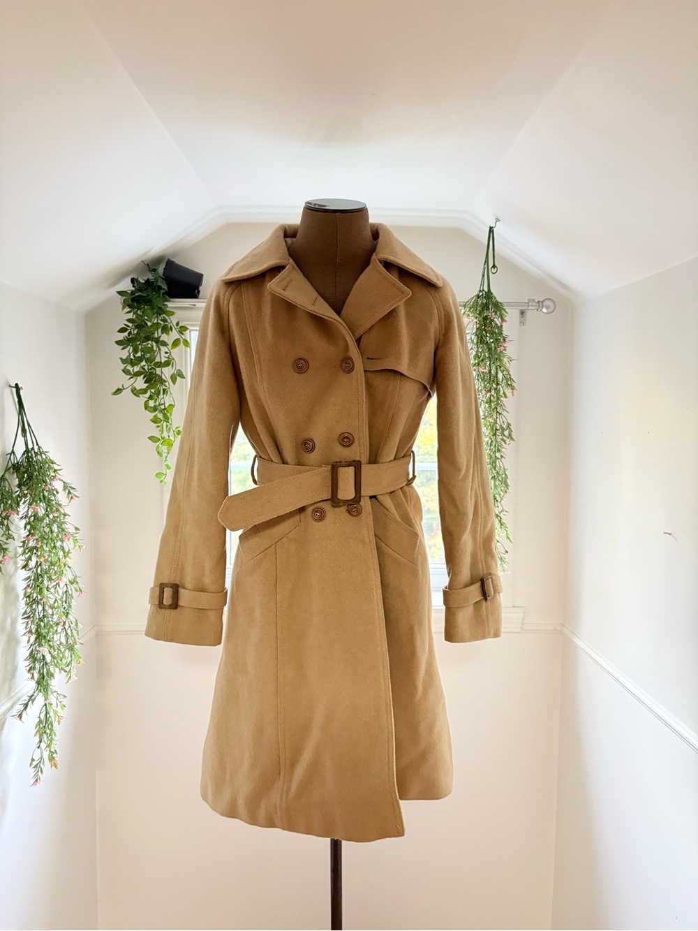 Classic Double-Breasted Tan Trench Coat with Belt